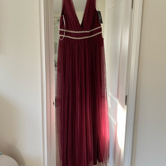 SOLD!New Lulus formal burgundy dress - Picture 2 of 4
